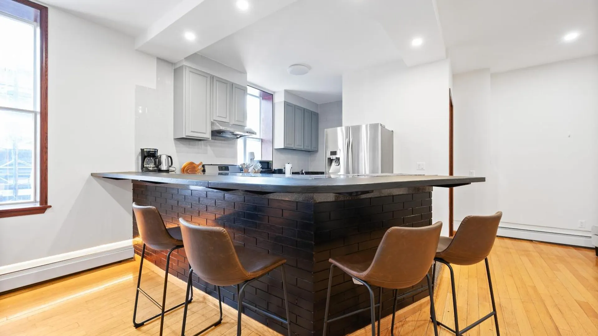 Massive Soho Loft 5Bedrooms 2 Baths - 2500 Sqft New York 0*,  United States