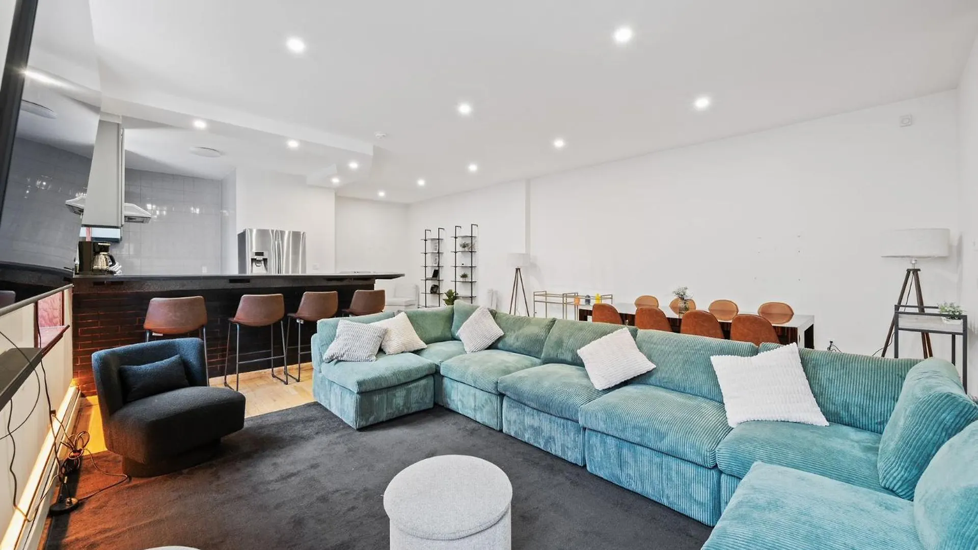 Massive Soho Loft 5Bedrooms 2 Baths - 2500 Sqft New York