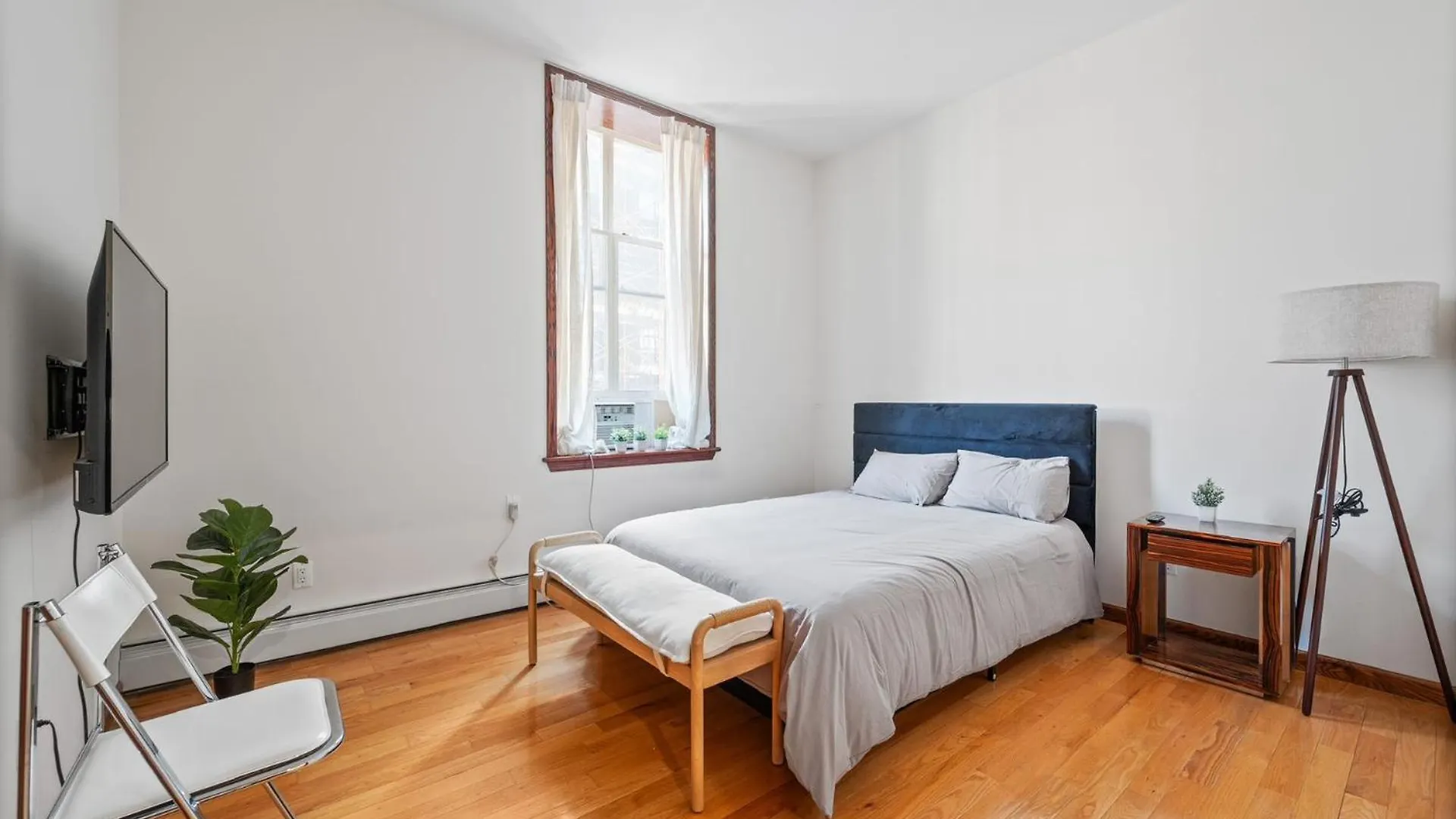 Massive Soho Loft 5Bedrooms 2 Baths - 2500 Sqft New York