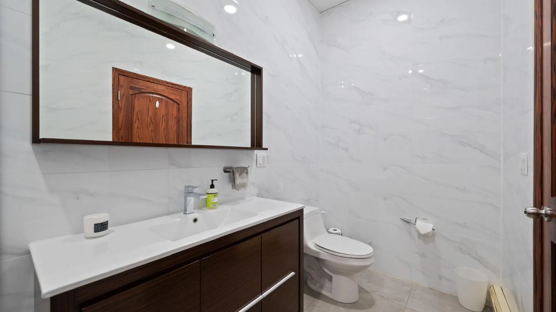 Massive Soho Loft 5Bedrooms 2 Baths - 2500 Sqft New York